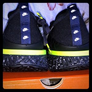 NIKE EPIC REACT FLYKNIT 2 SE